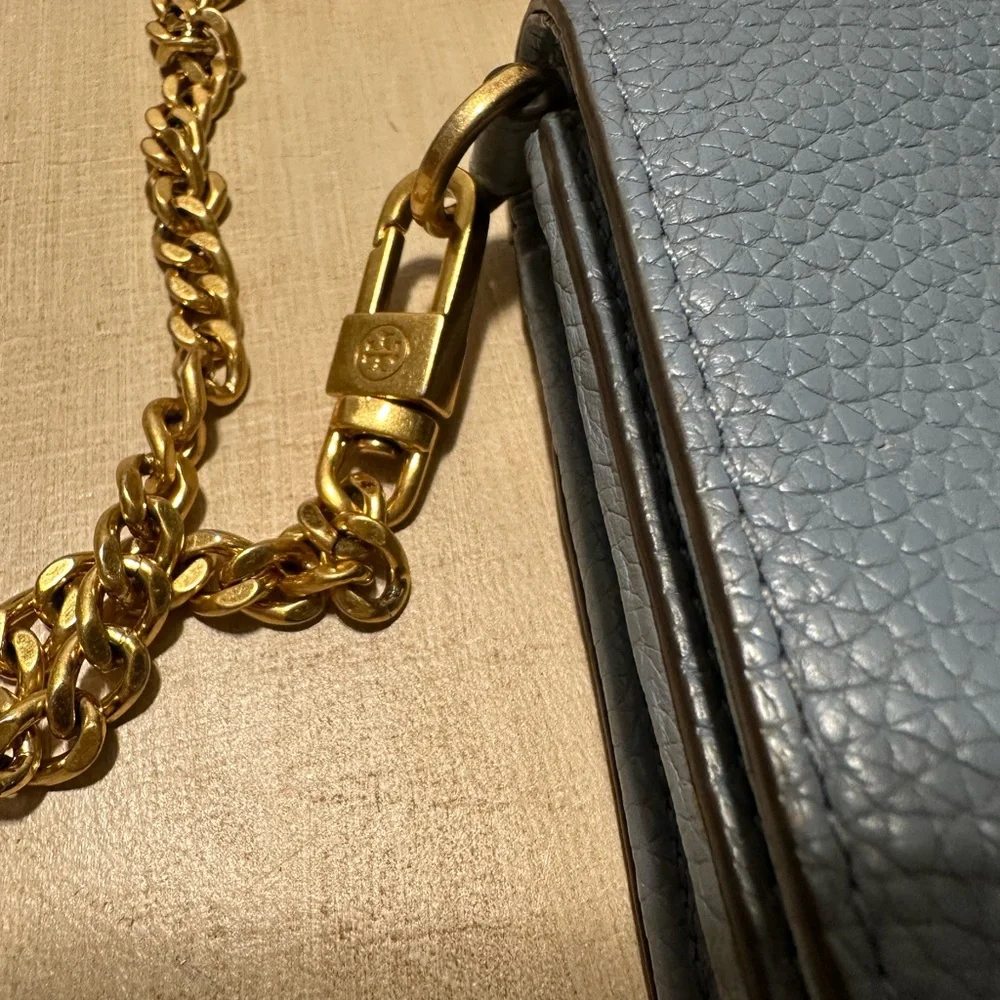 Tory Burch Slate Blue Crossbody Bag with Gold Chain - Picture 5 of 11